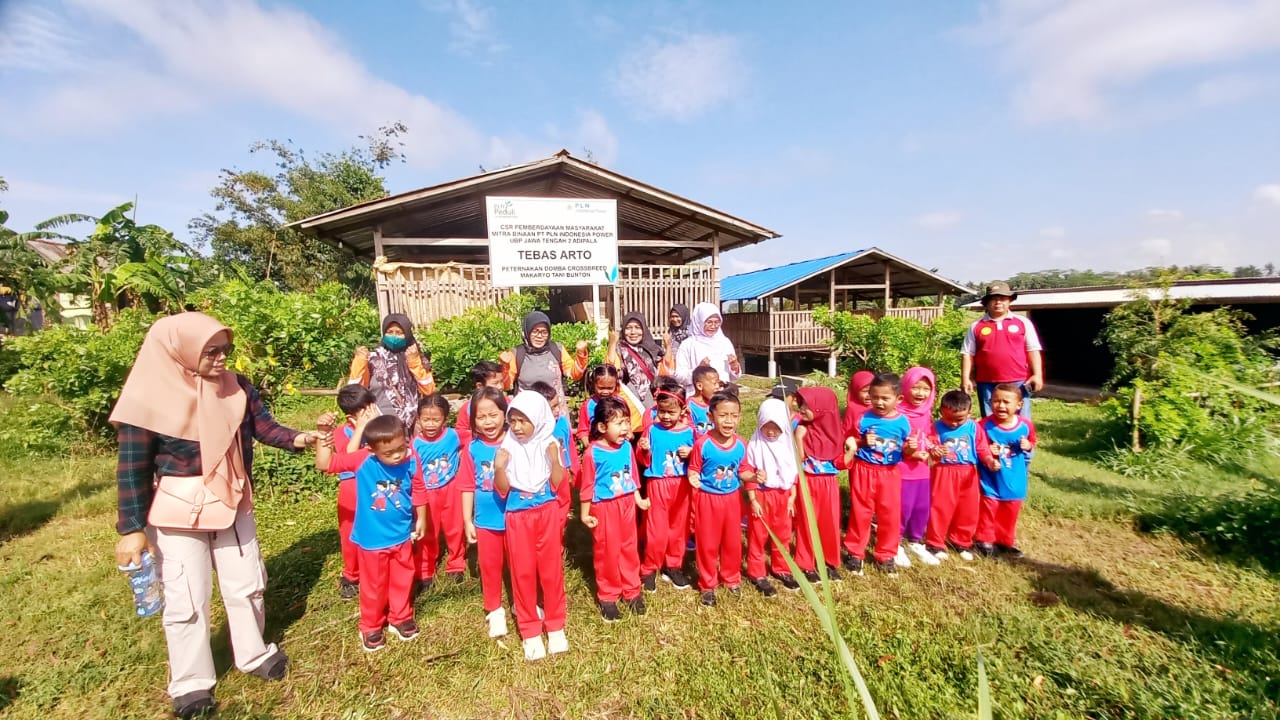 Kunjungan Edukasi PAUD Kuncup Mulia ke Peternakan Domba Makaryo Tani